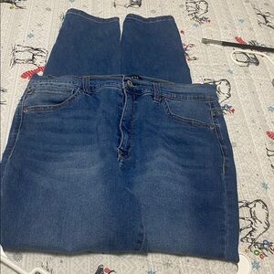 Women's Curve Appeal skinny Jeans